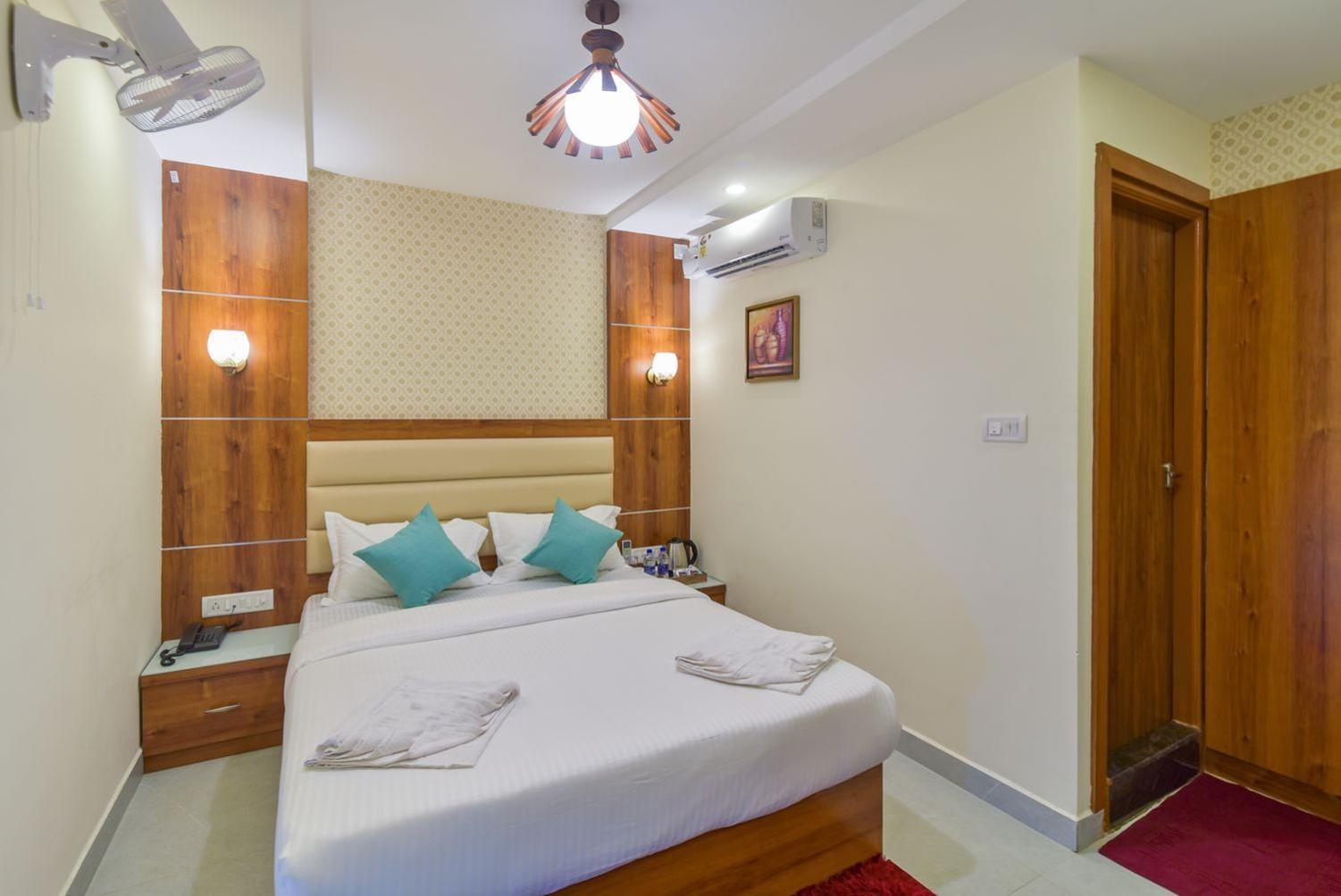 Address 24 Inn Бангалор Экстерьер фото